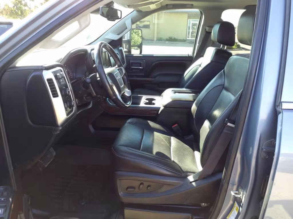 2016 GMC Sierra 3500HD - 1GT12TE85GF125498 - Image #10