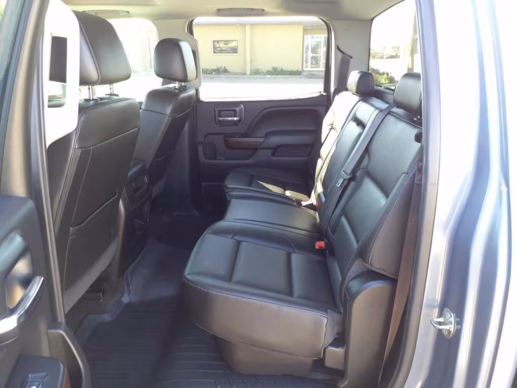 2016 GMC Sierra 3500HD - 1GT12TE85GF125498 - Image #11