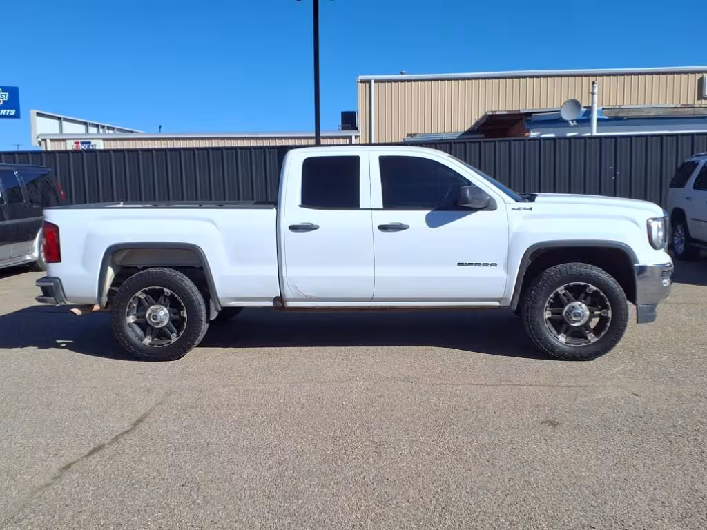 2017 GMC Sierra 1500 - 1GTV2LECXHZ239163 - Image #2