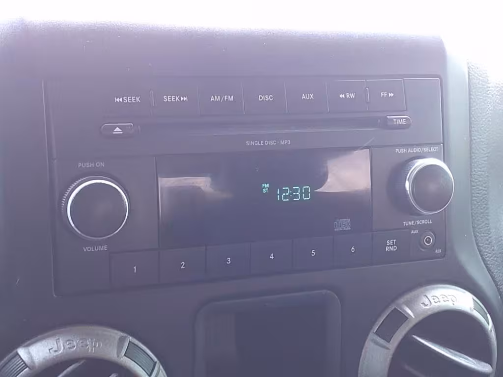 2011 Jeep Wrangler - 1J4AA2D10BL504477 - Image #5