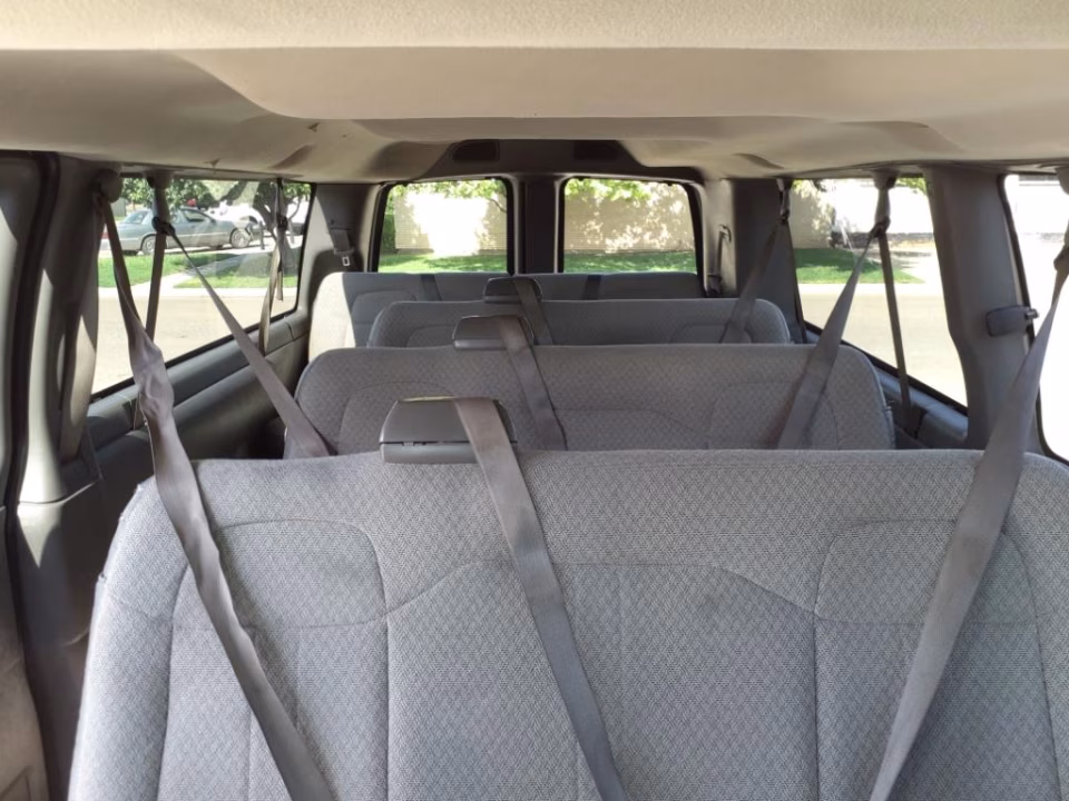 2012 Chevrolet Express LS - Photo 7