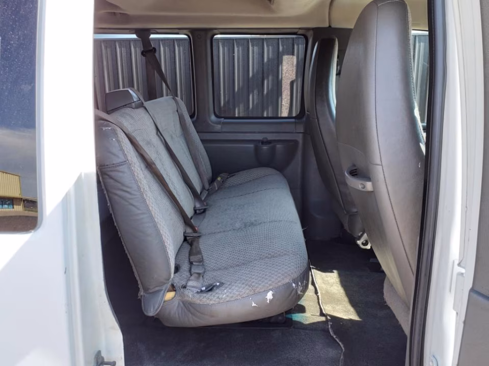 2012 Chevrolet Express LS - Photo 6