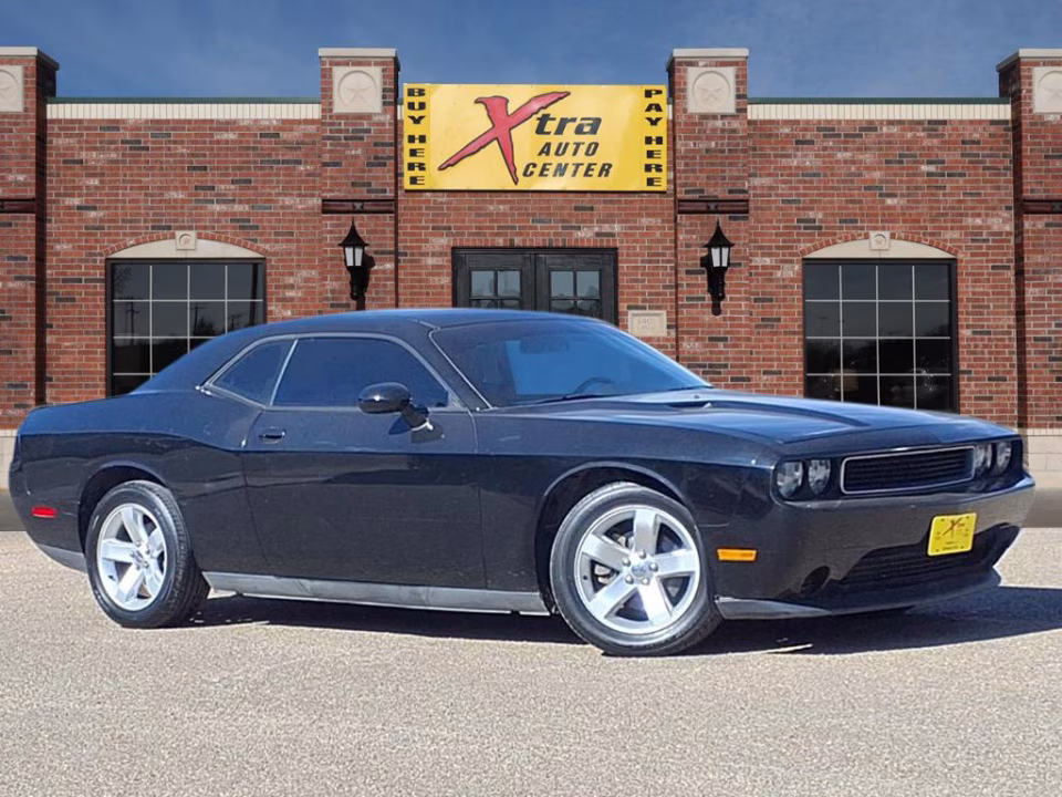 2014 Dodge Challenger SXT's photo